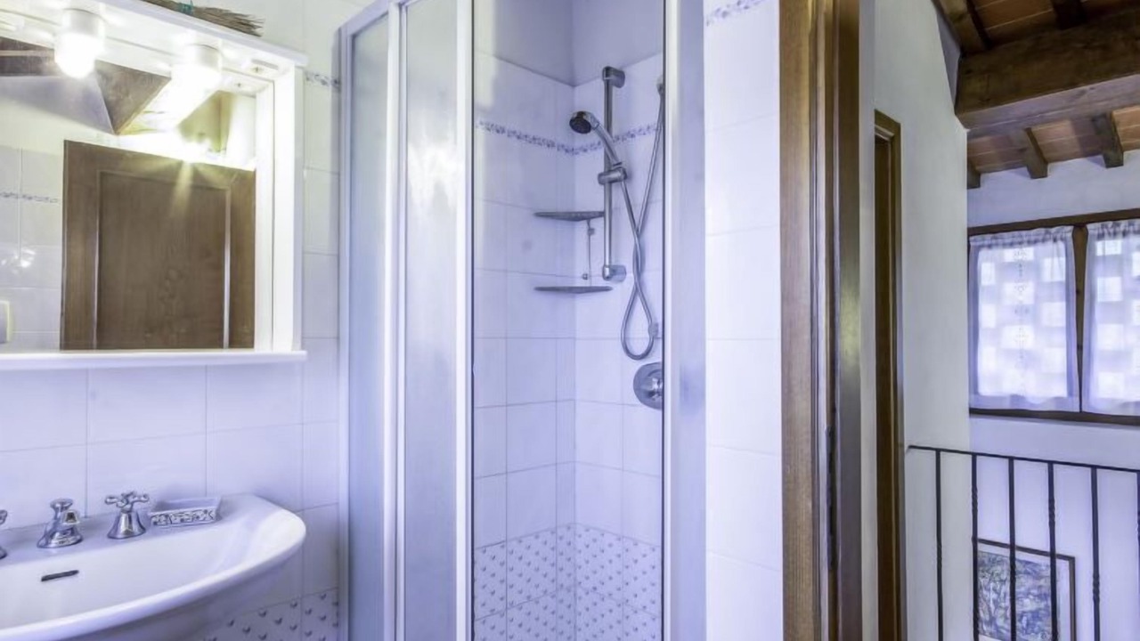 Photo of Bathroom in Neri