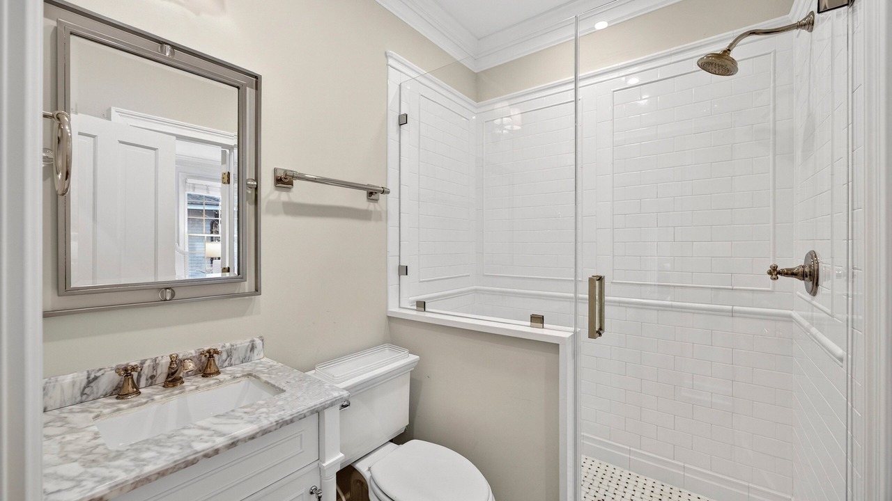 Photo of Bathroom in Vanderhorst Plantation