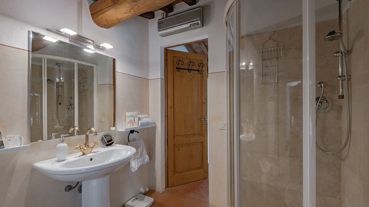 Photo of Bathroom in Gaiole in Chianti