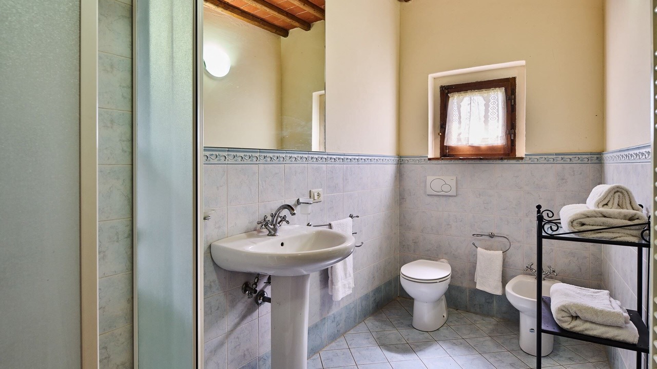 Photo of Bathroom in Neri