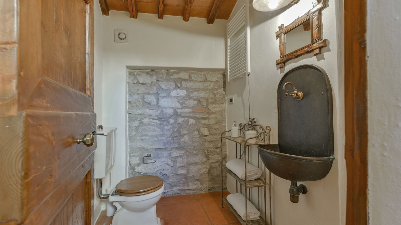 Photo of Bathroom in Gaiole in Chianti
