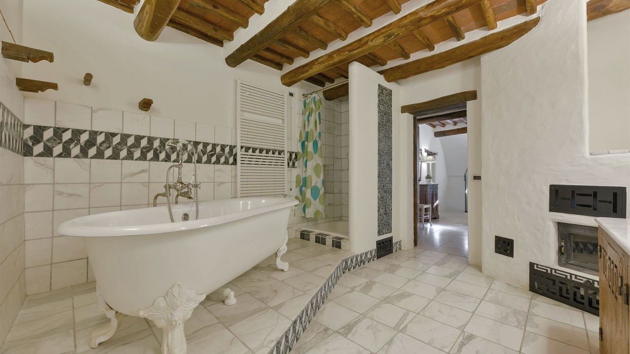 Photo of Bathroom in Gaiole in Chianti