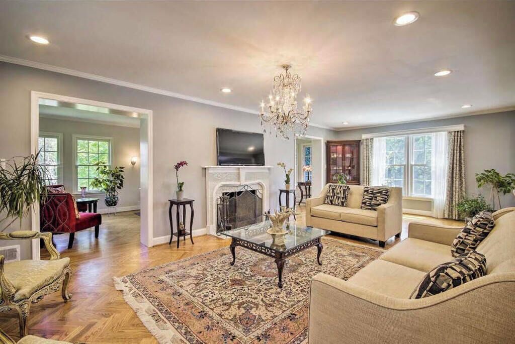 Photo of Livingroom in Potomac