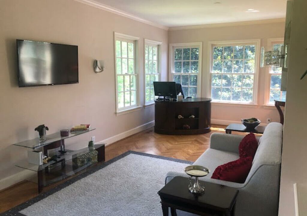 Photo of Livingroom in Potomac