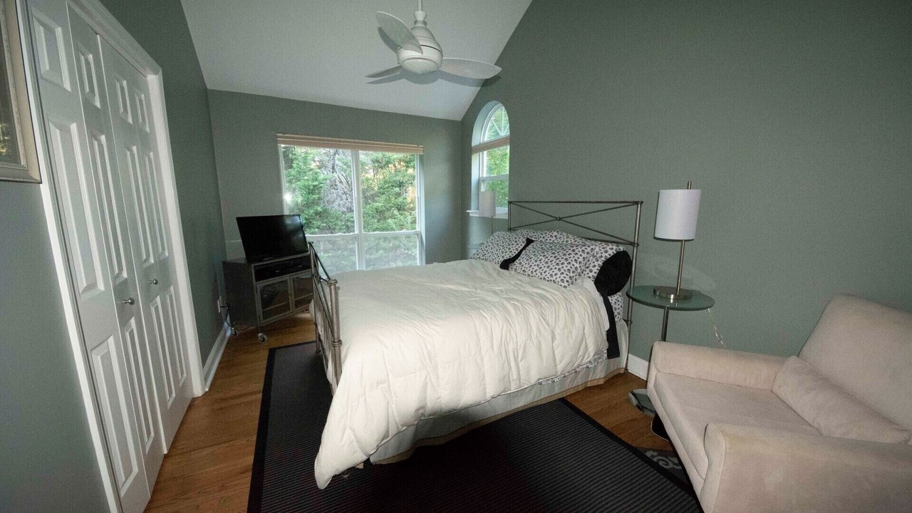 Photo of Bedroom in Wainscott Woods