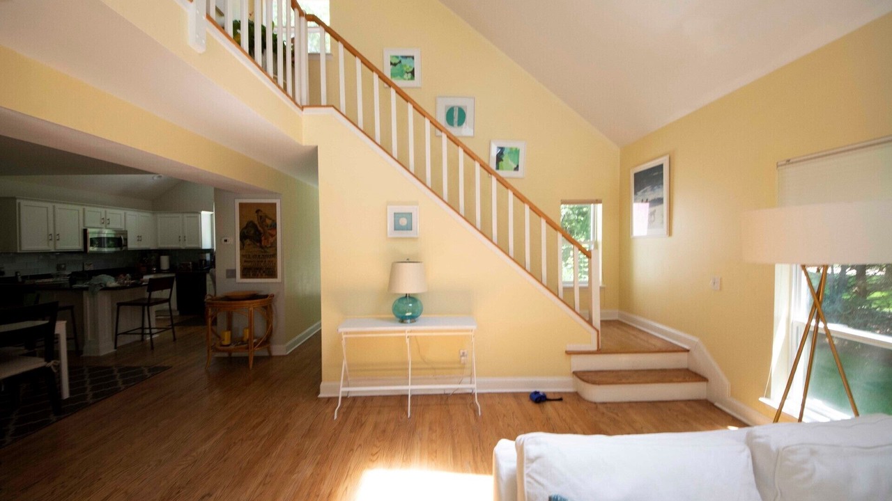 Photo of Livingroom in Wainscott Woods