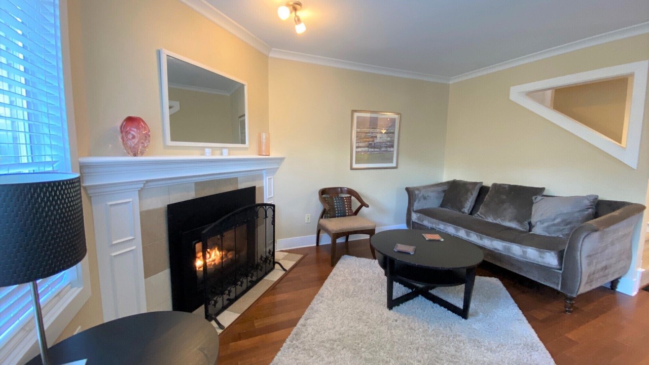 Photo of Livingroom in Lower Lonsdale