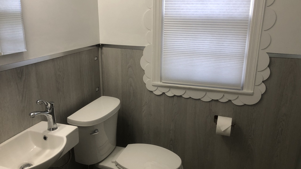 Photo of Bathroom in Woodmont Triangle