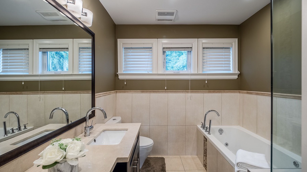 Photo of Bathroom in Canyon Heights