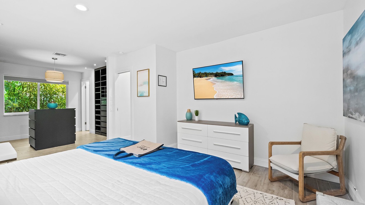 Photo of Bedroom in Coral Shores