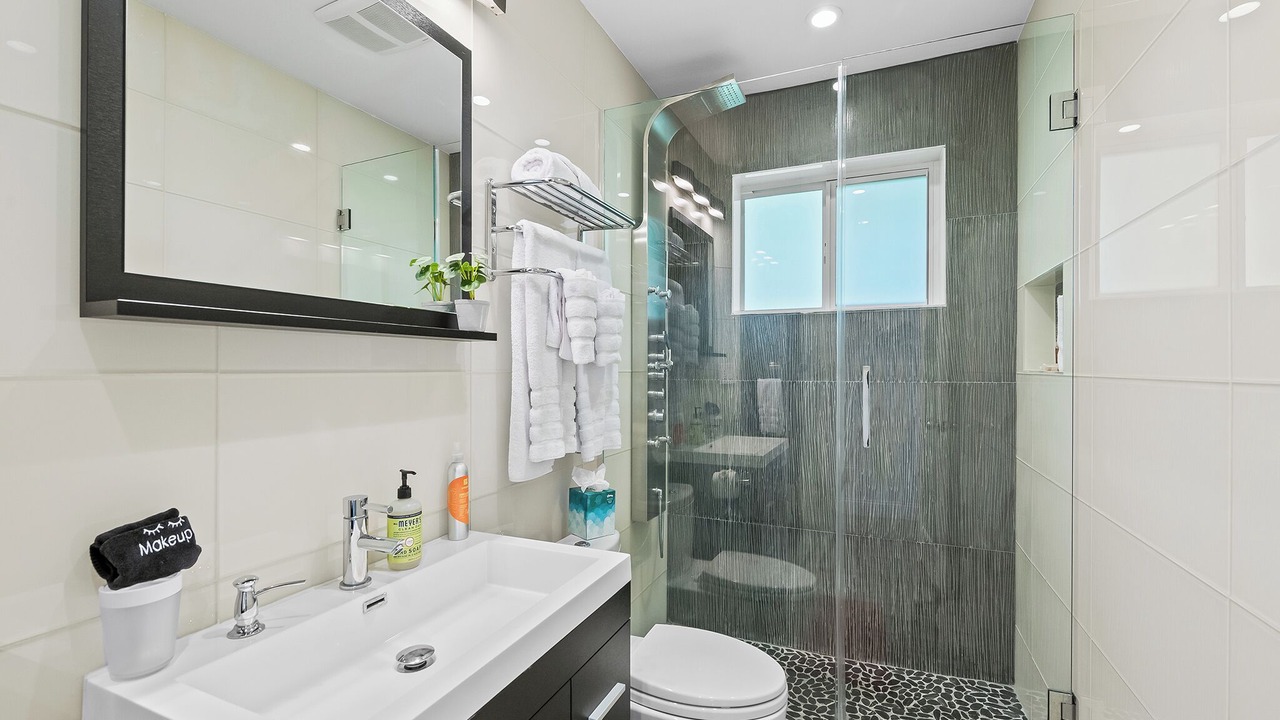 Photo of Bathroom in Coral Shores