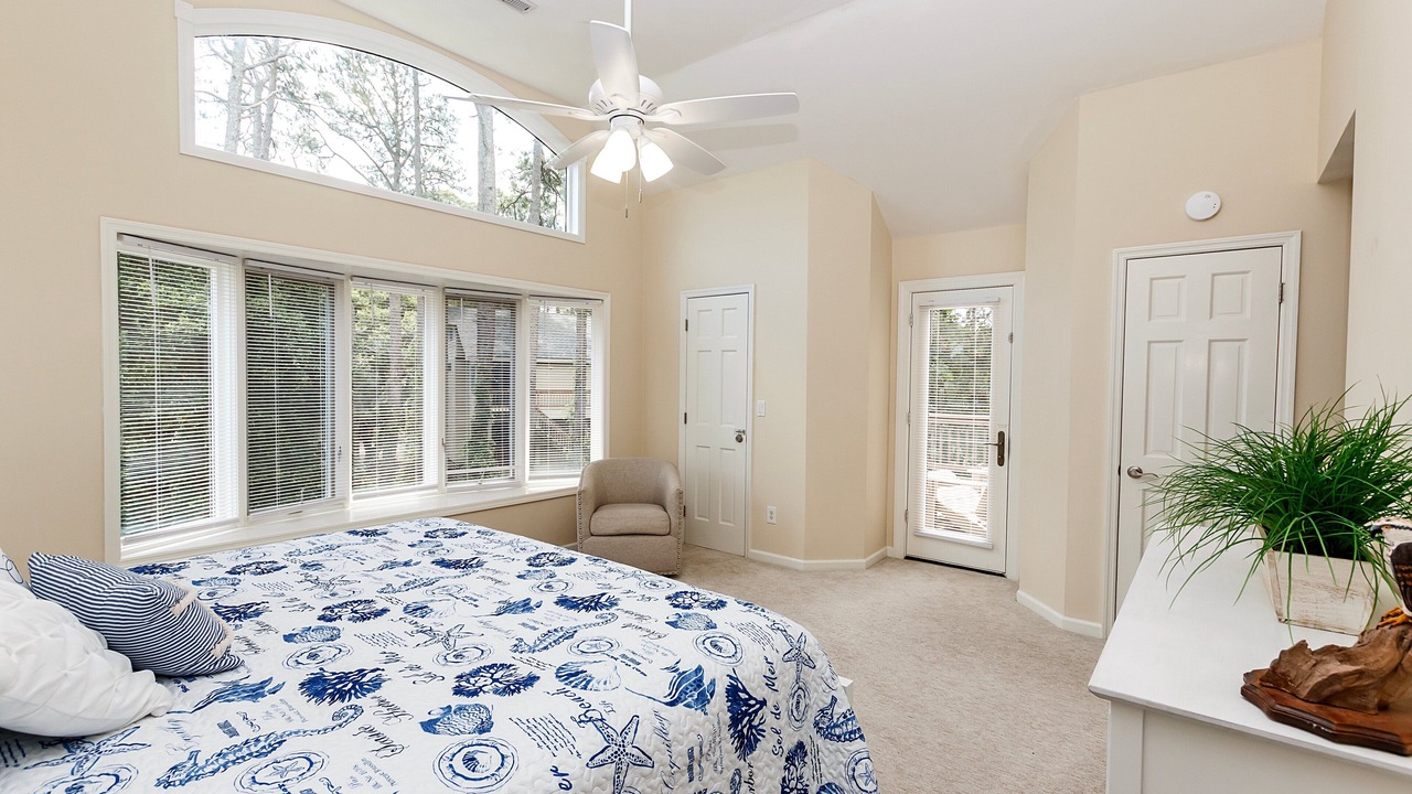 Photo of Bedroom in Corolla Light
