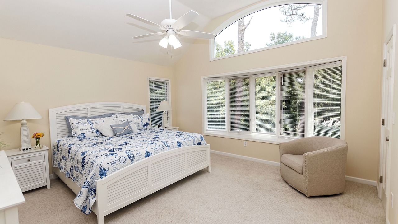 Photo of Bedroom in Corolla Light