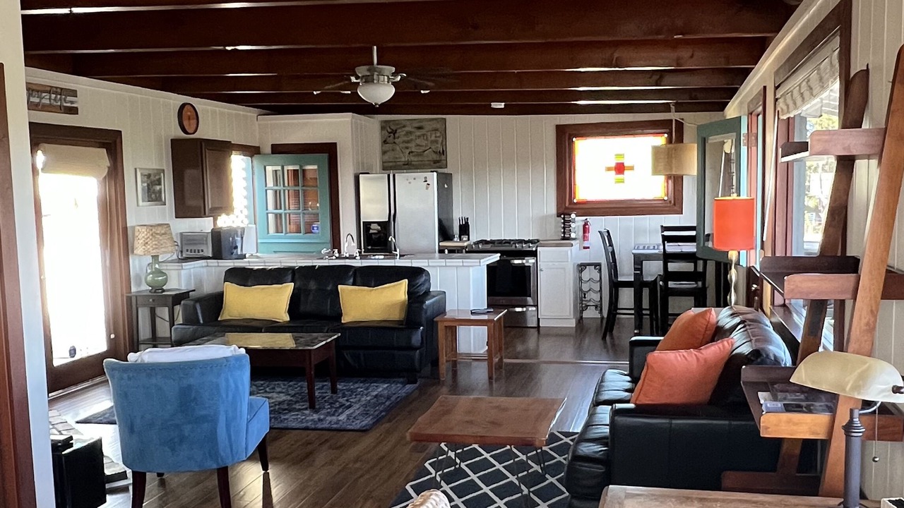 Photo of Livingroom in Eastside