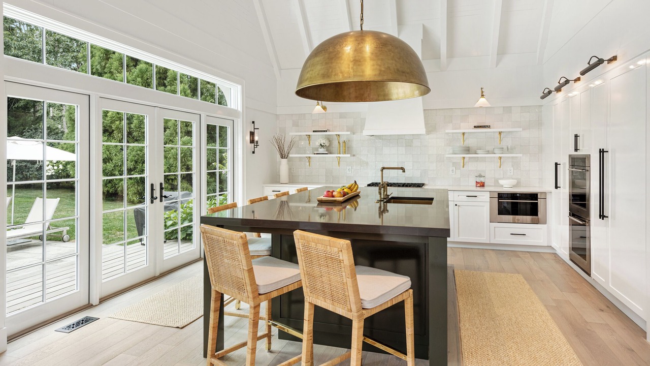 Photo of Bedroom in Wainscott Woods