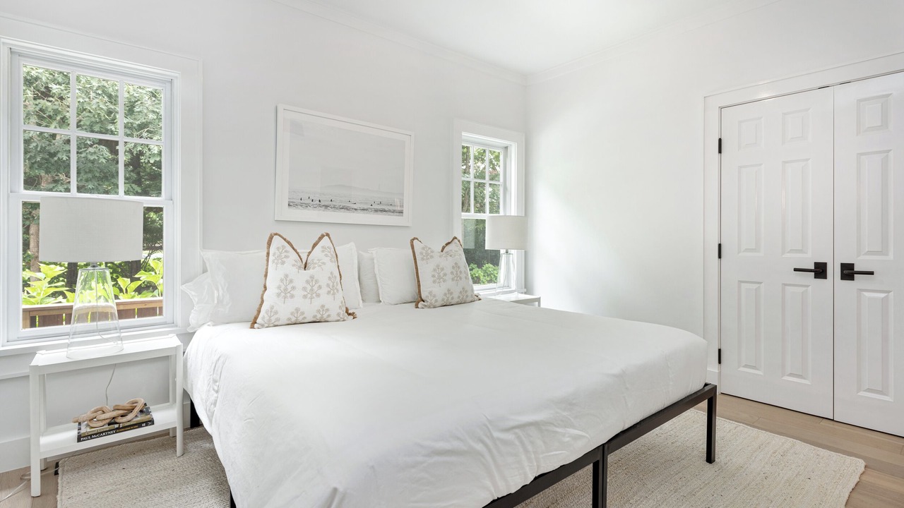 Photo of Bedroom in Wainscott Woods