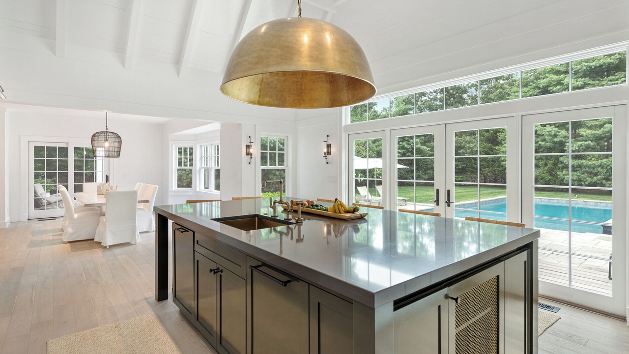 Photo of Bedroom in Wainscott Woods