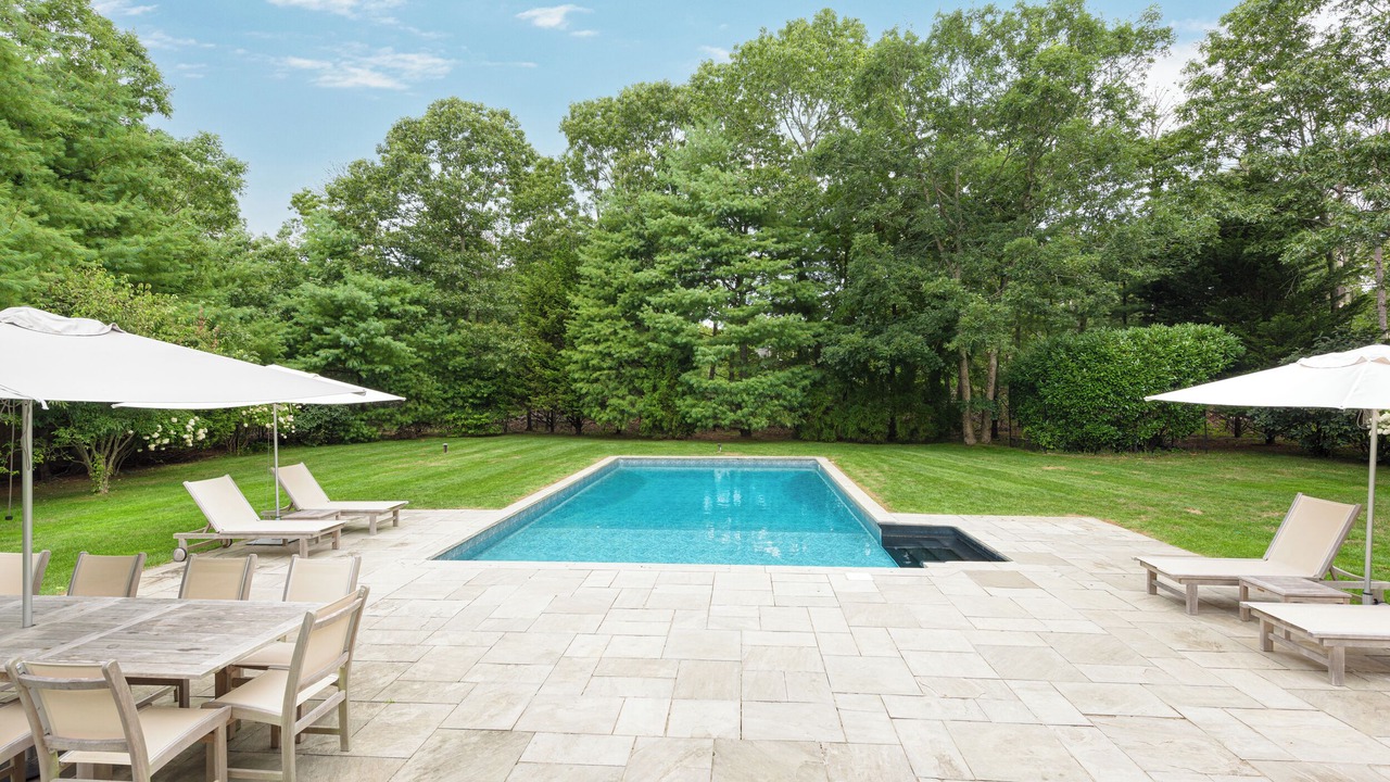 Photo of Outdoor in Wainscott Woods