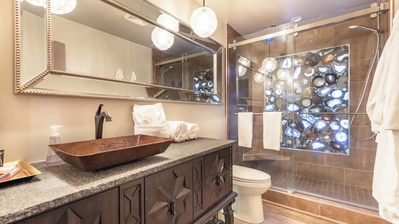 Photo of Bathroom in Stateline
