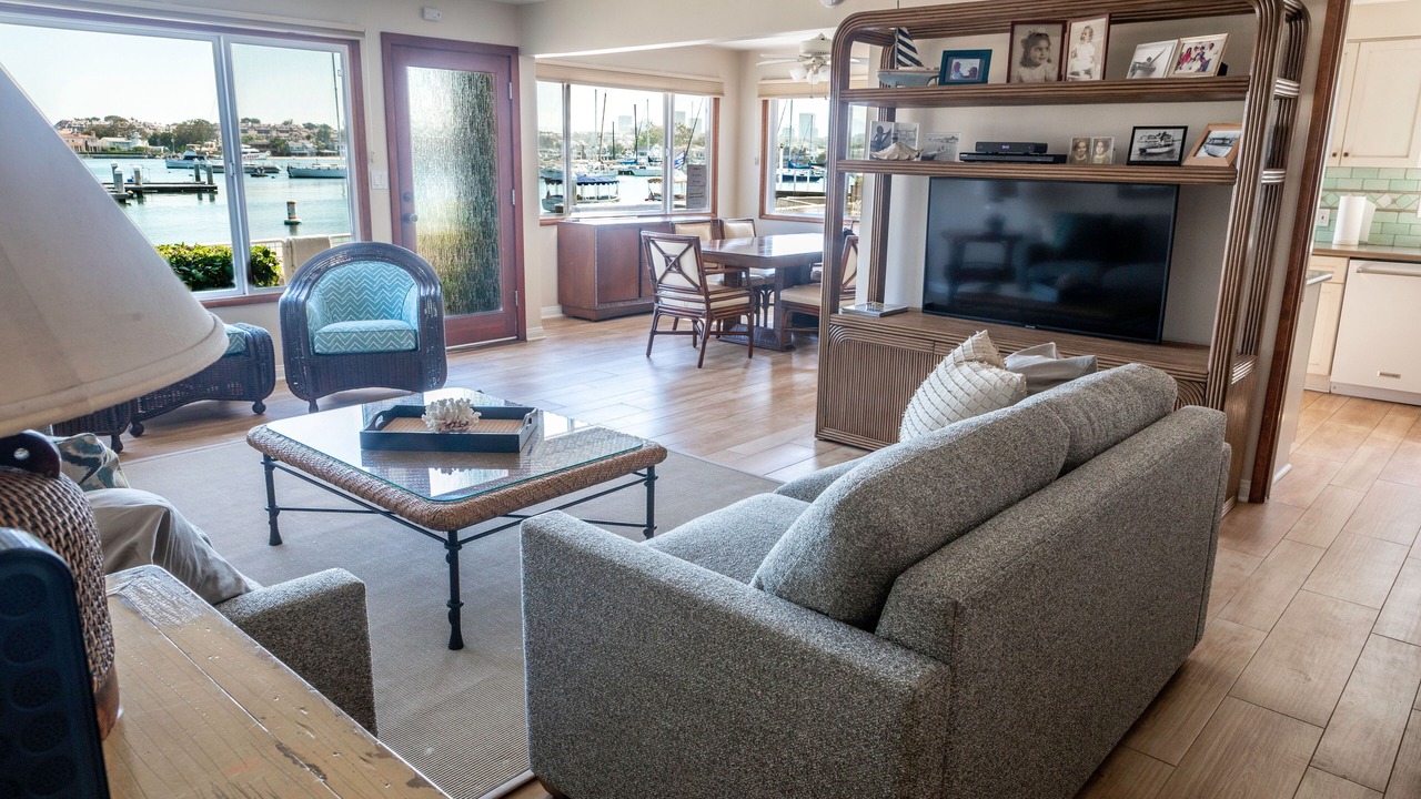 Photo of Livingroom in Balboa Peninsula