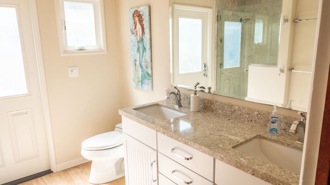 Photo of Bathroom in Balboa Peninsula