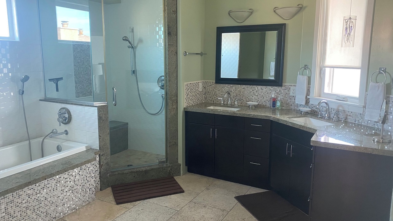 Photo of Bathroom in Oxnard Shores