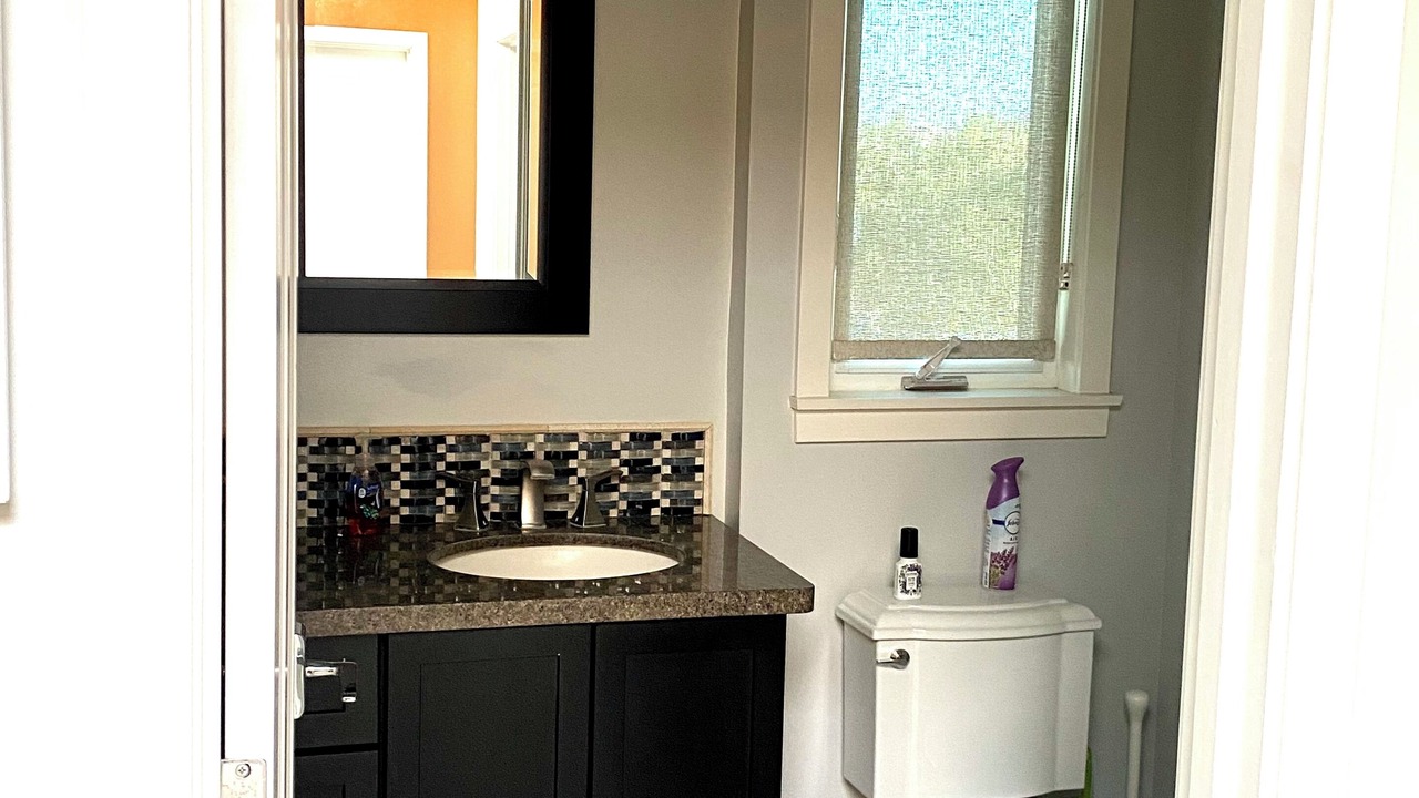 Photo of Bathroom in Oxnard Shores