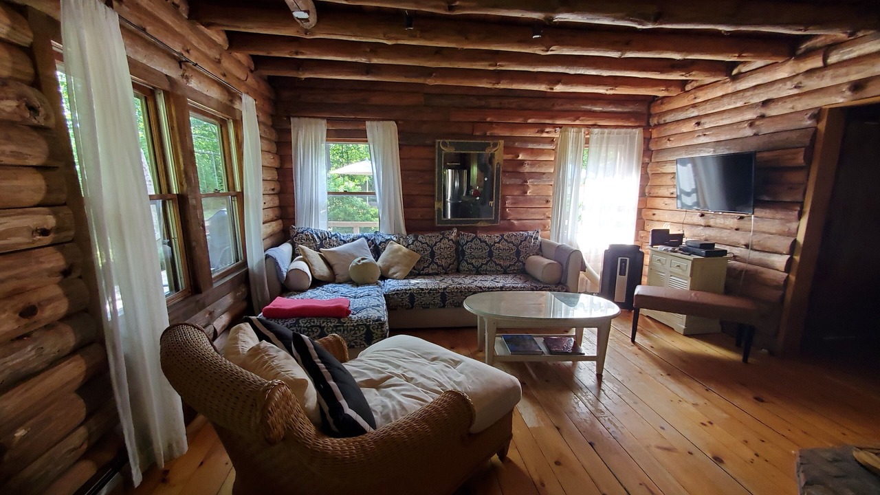 Photo of Livingroom in East Hampton North