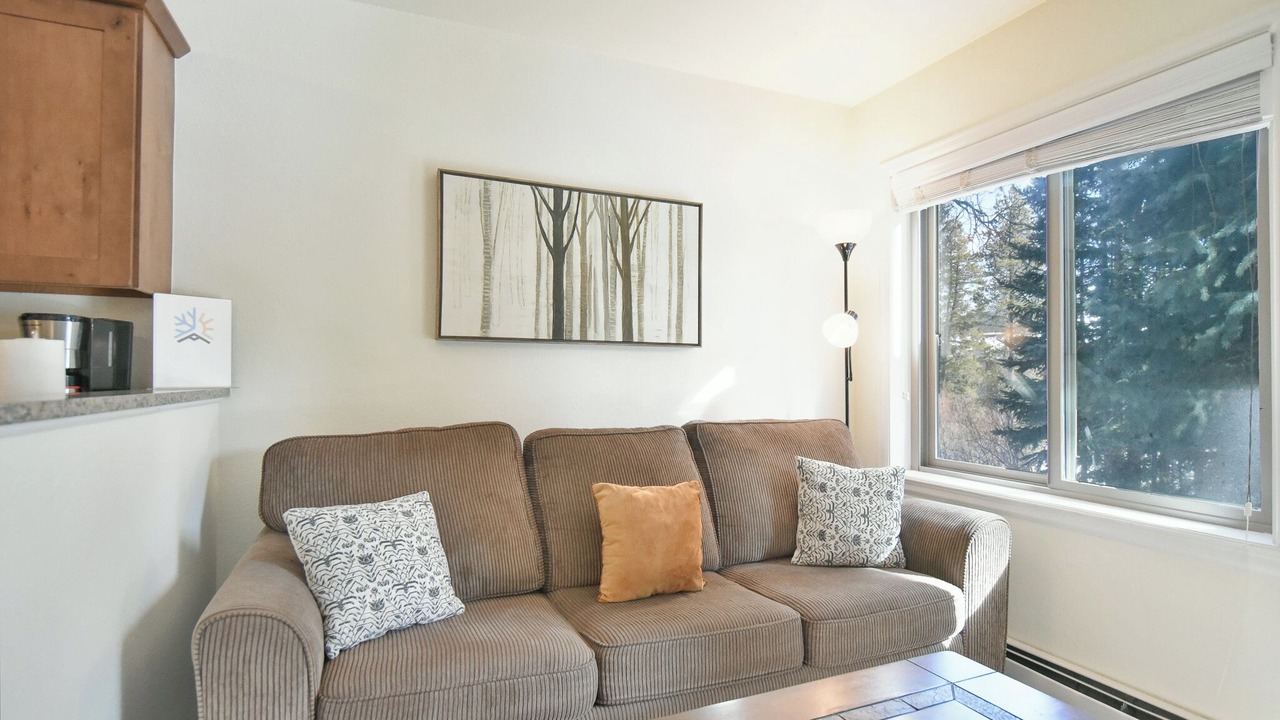 Photo of Livingroom in Four O'Clock