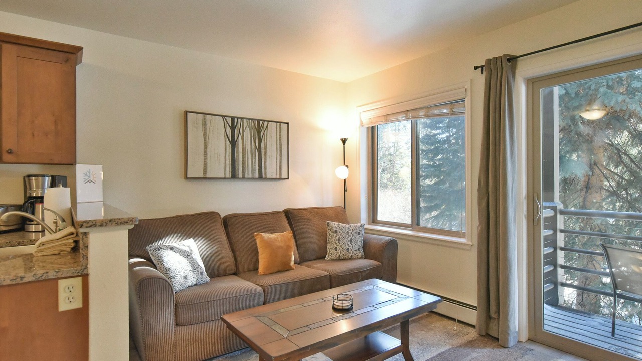 Photo of Livingroom in Four O'Clock
