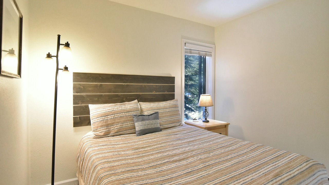 Photo of Bedroom in Four O'Clock