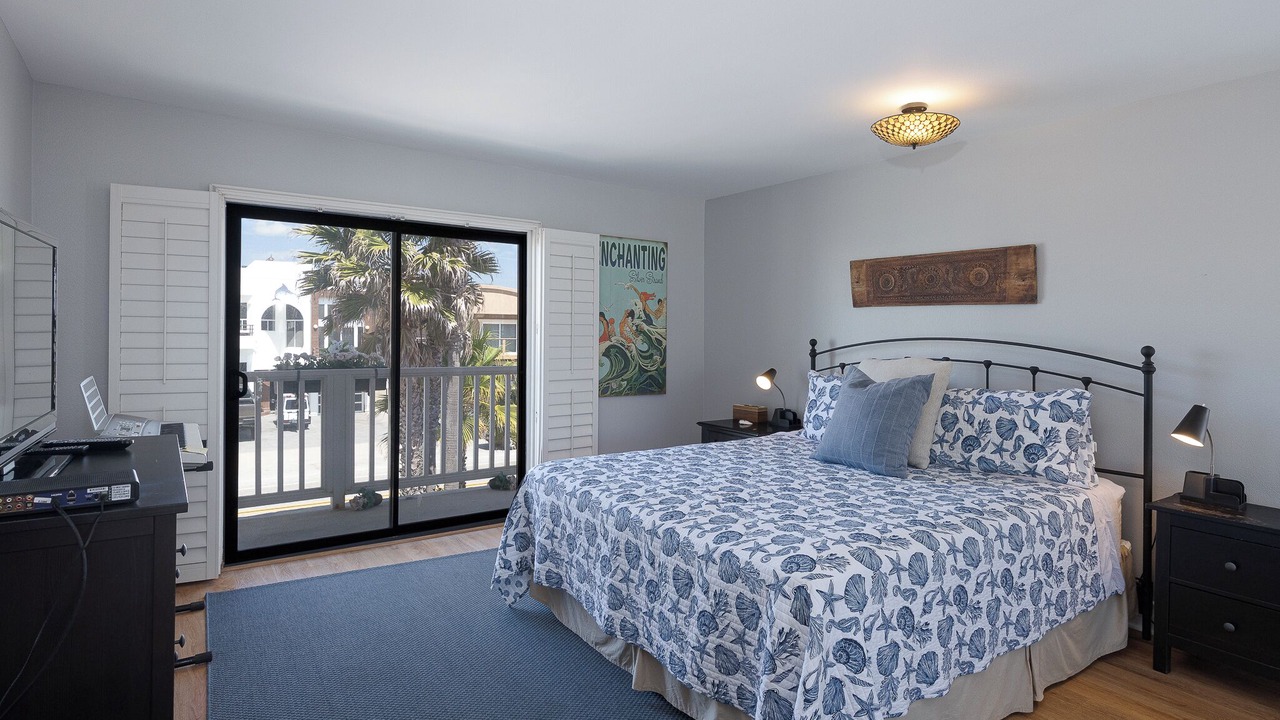 Photo of Bedroom in Silver Strand