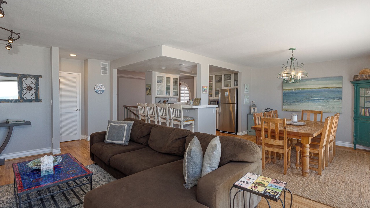 Photo of Livingroom in Silver Strand