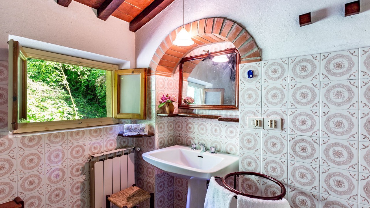 Photo of Bathroom in Molezzano