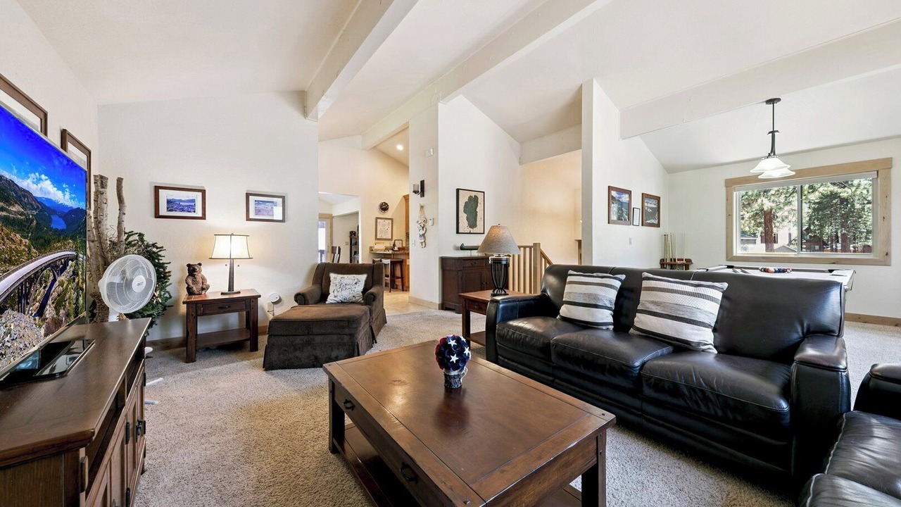 Photo of Livingroom in Highland Woods