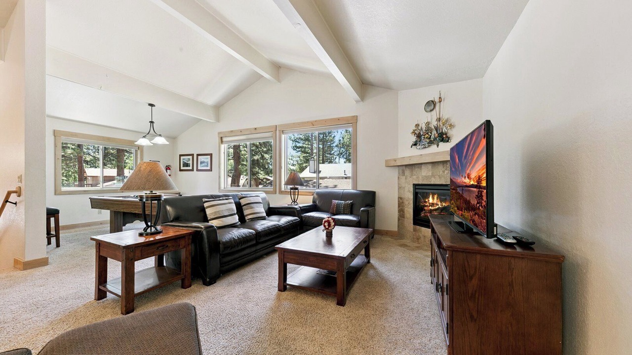 Photo of Livingroom in Highland Woods