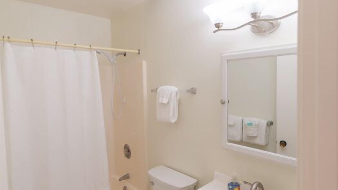 Photo of Bathroom in Kahuku