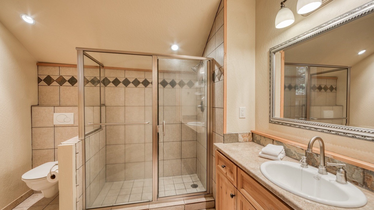 Photo of Bathroom in Pineland
