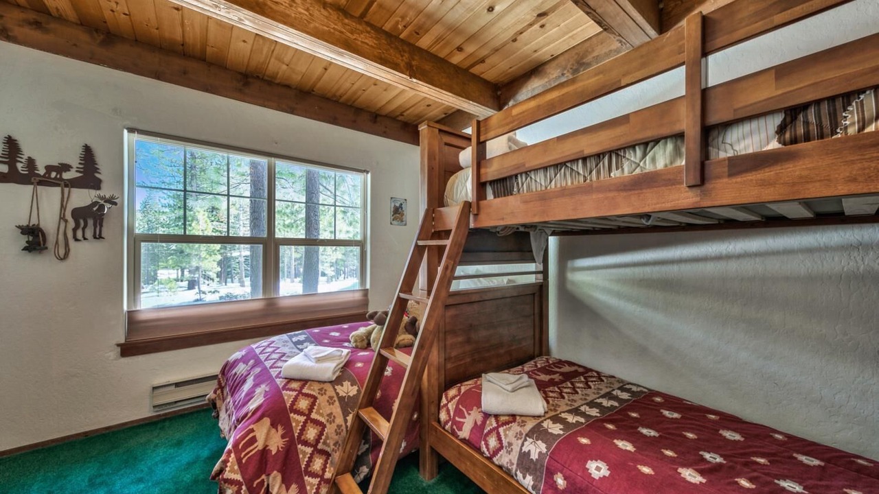 Photo of Bedroom in North Upper Truckee