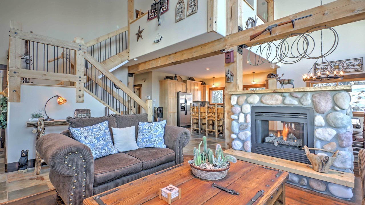 Photo of Livingroom in Quandary Village