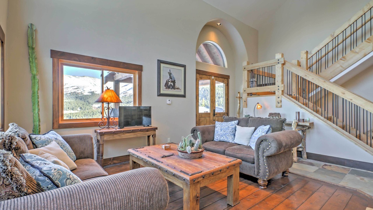 Photo of Livingroom in Quandary Village