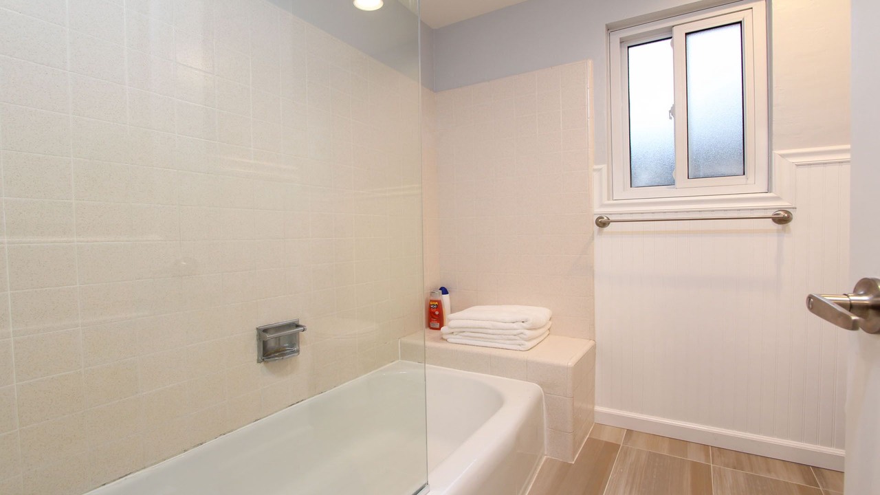Photo of Bathroom in Thousand Oaks