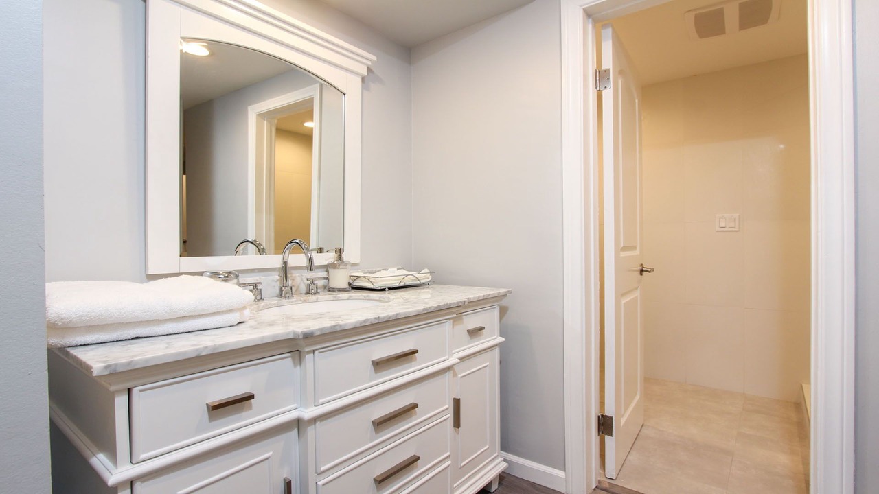 Photo of Bathroom in Thousand Oaks