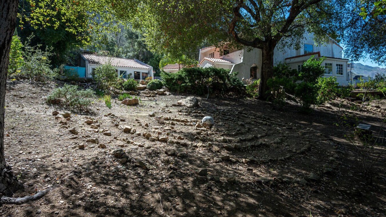 Photo of Others in Calabasas