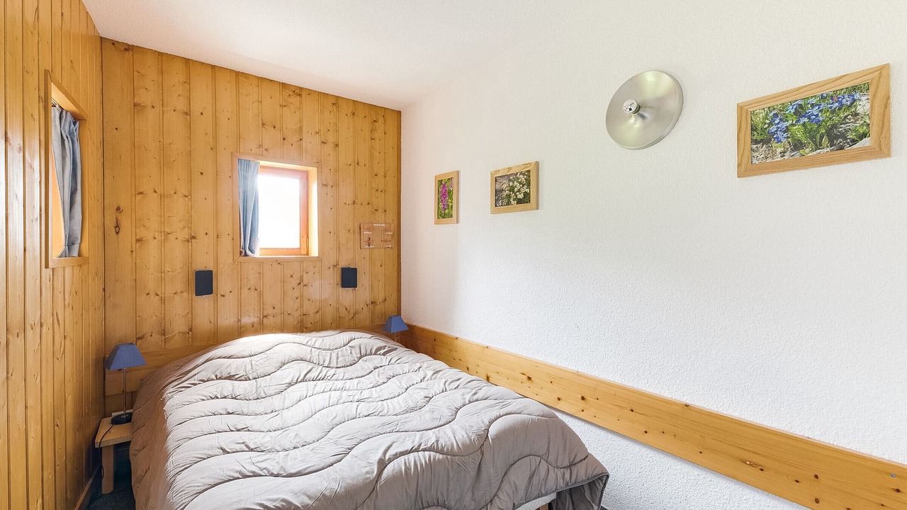 Photo of Bedroom in Arc-1800