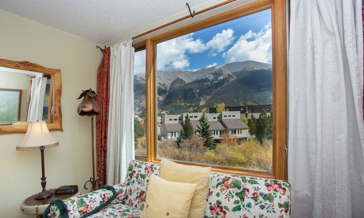 Photo of Livingroom in Copper Mountain Village