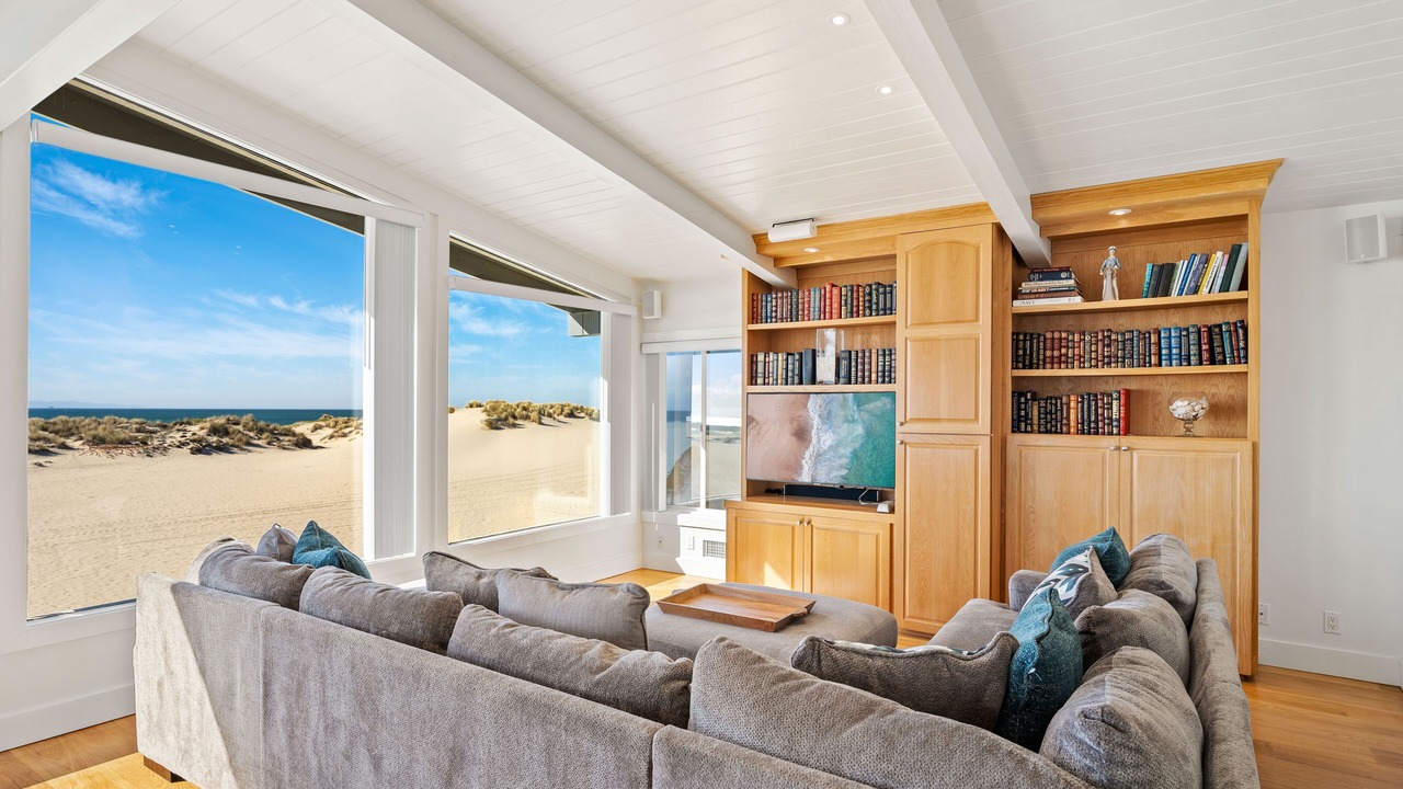 Photo of Livingroom in Hollywood