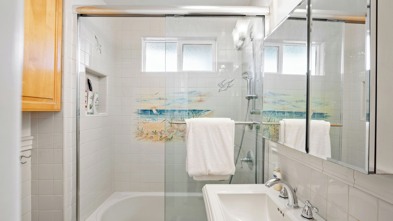 Photo of Bathroom in Hollywood