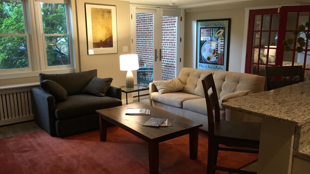 Photo of Livingroom in North Cleveland Park