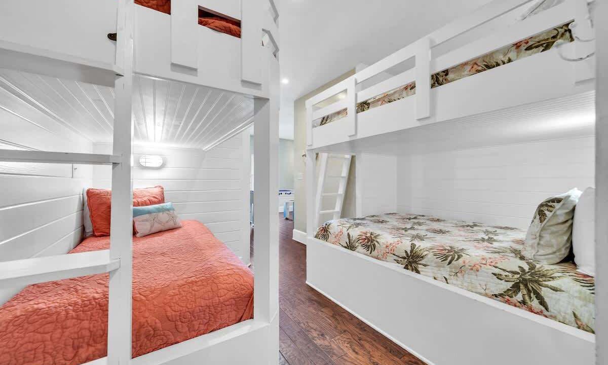 Photo of Bedroom in Frangista Beach